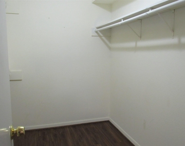 17401 Red Oak Drive - Photo Thumbnail 41
