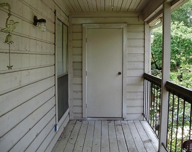 17401 Red Oak Drive - Photo Thumbnail 28