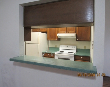 17401 Red Oak Drive - Photo Thumbnail 10