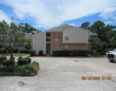 17401 Red Oak Drive - Photo Thumbnail 4