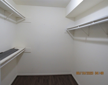 17401 Red Oak Drive - Photo Thumbnail 20