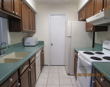 17401 Red Oak Drive - Photo Thumbnail 11