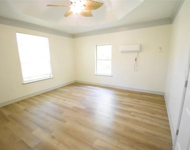 104 Virginia - Photo Thumbnail 10