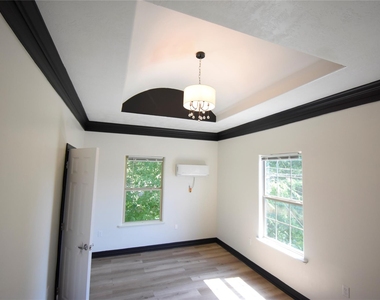 104 Virginia - Photo Thumbnail 3