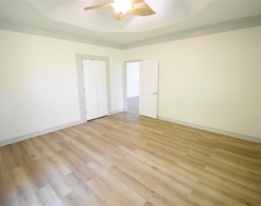 104 Virginia - Photo Thumbnail 11