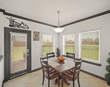 249 Castlegate Lane - Photo Thumbnail 7