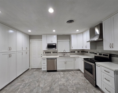5470 Carew Street - Photo Thumbnail 2