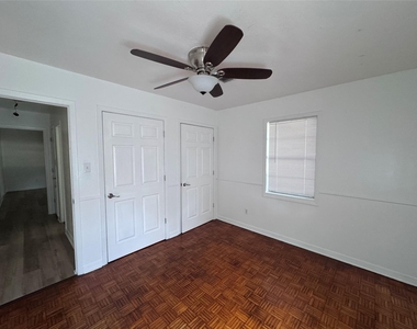 290 Clemmons Street - Photo Thumbnail 9