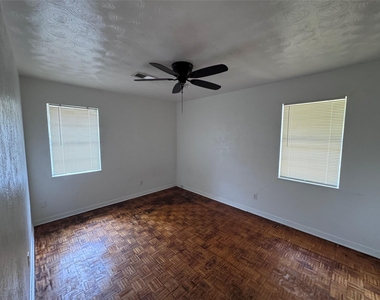 290 Clemmons Street - Photo Thumbnail 12
