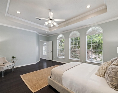 5638 Avalon Way - Photo Thumbnail 10