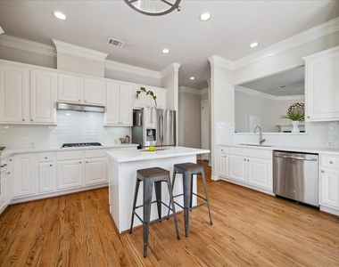 5638 Avalon Way - Photo Thumbnail 7
