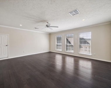 5638 Avalon Way - Photo Thumbnail 19