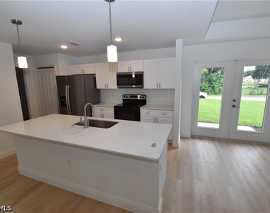 4668 Addley Avenue - Photo Thumbnail 3