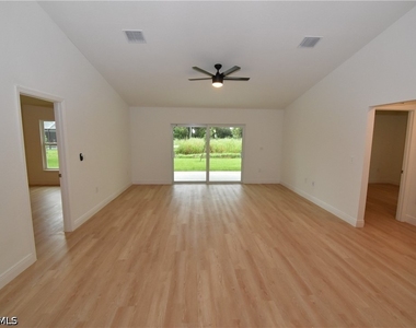4668 Addley Avenue - Photo Thumbnail 5