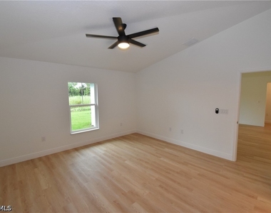 4668 Addley Avenue - Photo Thumbnail 9