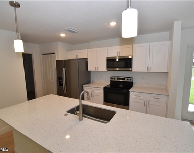 4668 Addley Avenue - Photo Thumbnail 4