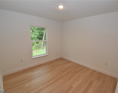 4668 Addley Avenue - Photo Thumbnail 16
