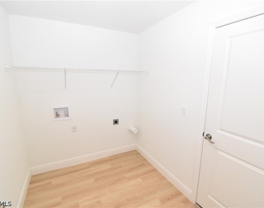 4668 Addley Avenue - Photo Thumbnail 25