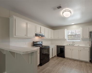 600 Palm Street - Photo Thumbnail 4