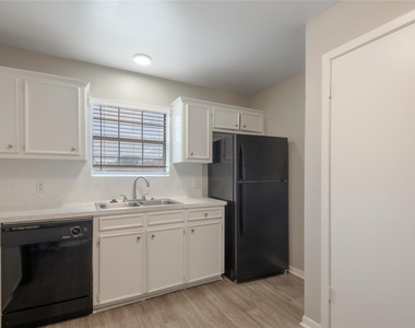 600 Palm Street - Photo Thumbnail 6