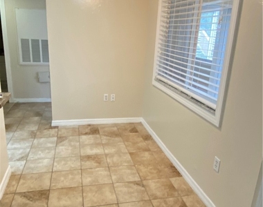 3170 Seasons Way - Photo Thumbnail 9