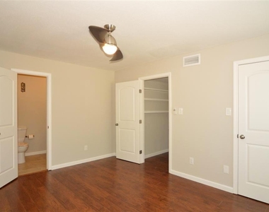 3300 Pebblebrook Drive - Photo Thumbnail 9