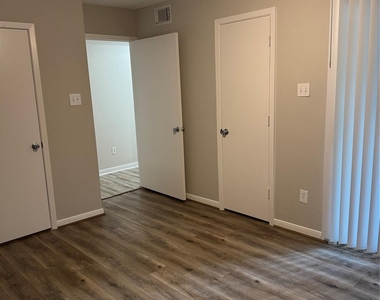 3300 Pebblebrook Drive - Photo Thumbnail 23
