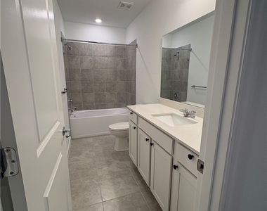 1545 Lake Jessup Circle - Photo Thumbnail 21
