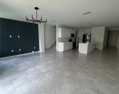 1545 Lake Jessup Circle - Photo Thumbnail 3