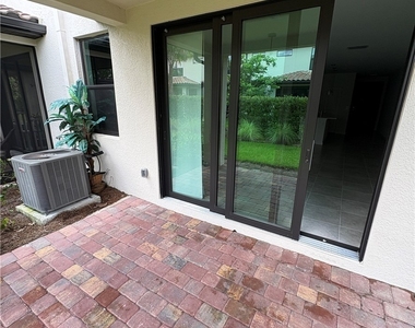 1545 Lake Jessup Circle - Photo Thumbnail 13