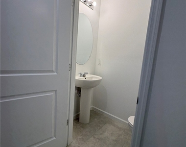 1545 Lake Jessup Circle - Photo Thumbnail 7
