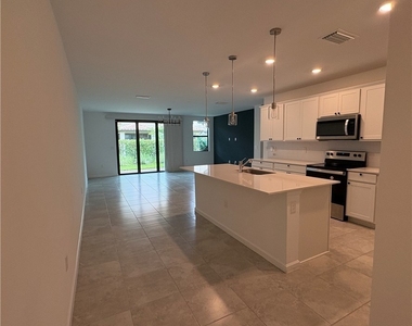 1545 Lake Jessup Circle - Photo Thumbnail 1