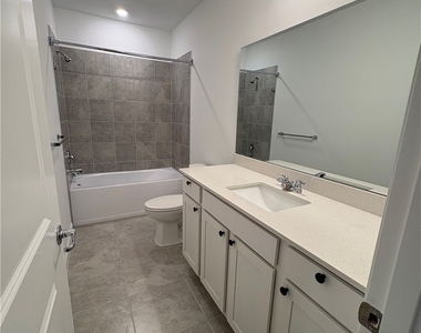 1545 Lake Jessup Circle - Photo Thumbnail 8