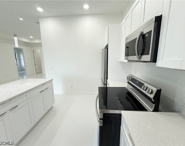 4322 Kismet Parkway W - Photo Thumbnail 12