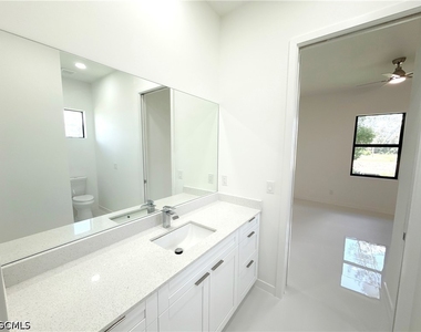 4322 Kismet Parkway W - Photo Thumbnail 16