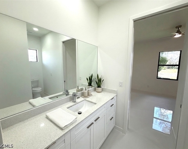 4322 Kismet Parkway W - Photo Thumbnail 17