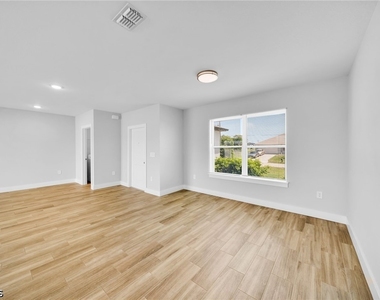 2835 Nw Embers Terrace - Photo Thumbnail 9