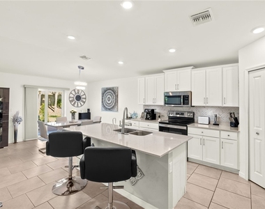 3813 Treasure Oak Way - Photo Thumbnail 8