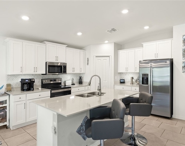 3813 Treasure Oak Way - Photo Thumbnail 9
