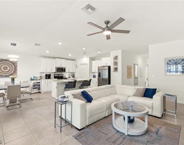 3813 Treasure Oak Way - Photo Thumbnail 3
