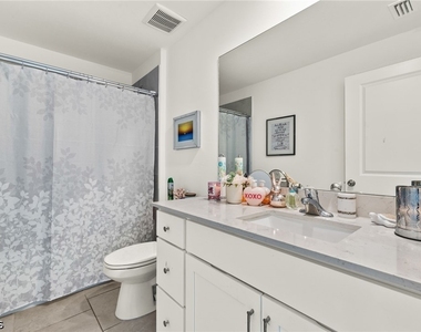 3813 Treasure Oak Way - Photo Thumbnail 21