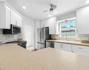 28869 Vermillion Lane - Photo Thumbnail 12