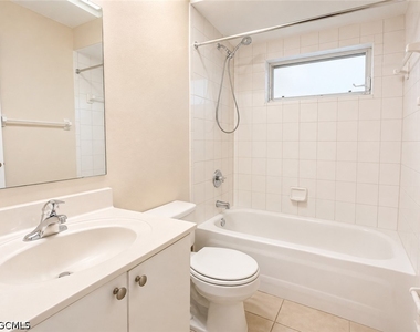 1138 Se 19th Lane - Photo Thumbnail 11