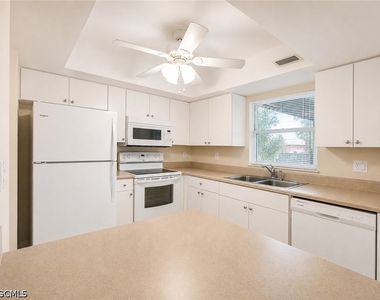 1138 Se 19th Lane - Photo Thumbnail 4