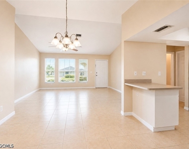 1138 Se 19th Lane - Photo Thumbnail 3