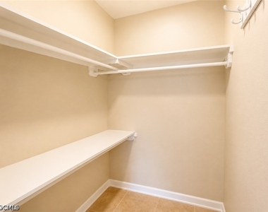 1138 Se 19th Lane - Photo Thumbnail 9