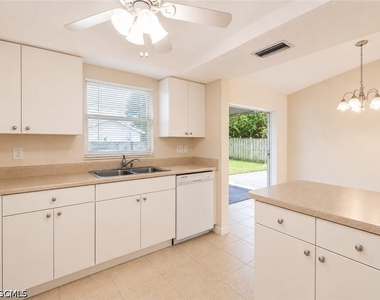 1138 Se 19th Lane - Photo Thumbnail 5