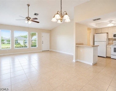 1138 Se 19th Lane - Photo Thumbnail 2