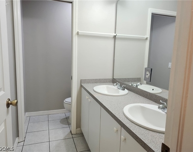 621 Sw 47th Terrace - Photo Thumbnail 14