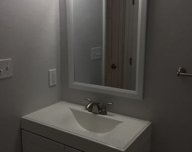 2937 Winkler Avenue - Photo Thumbnail 7